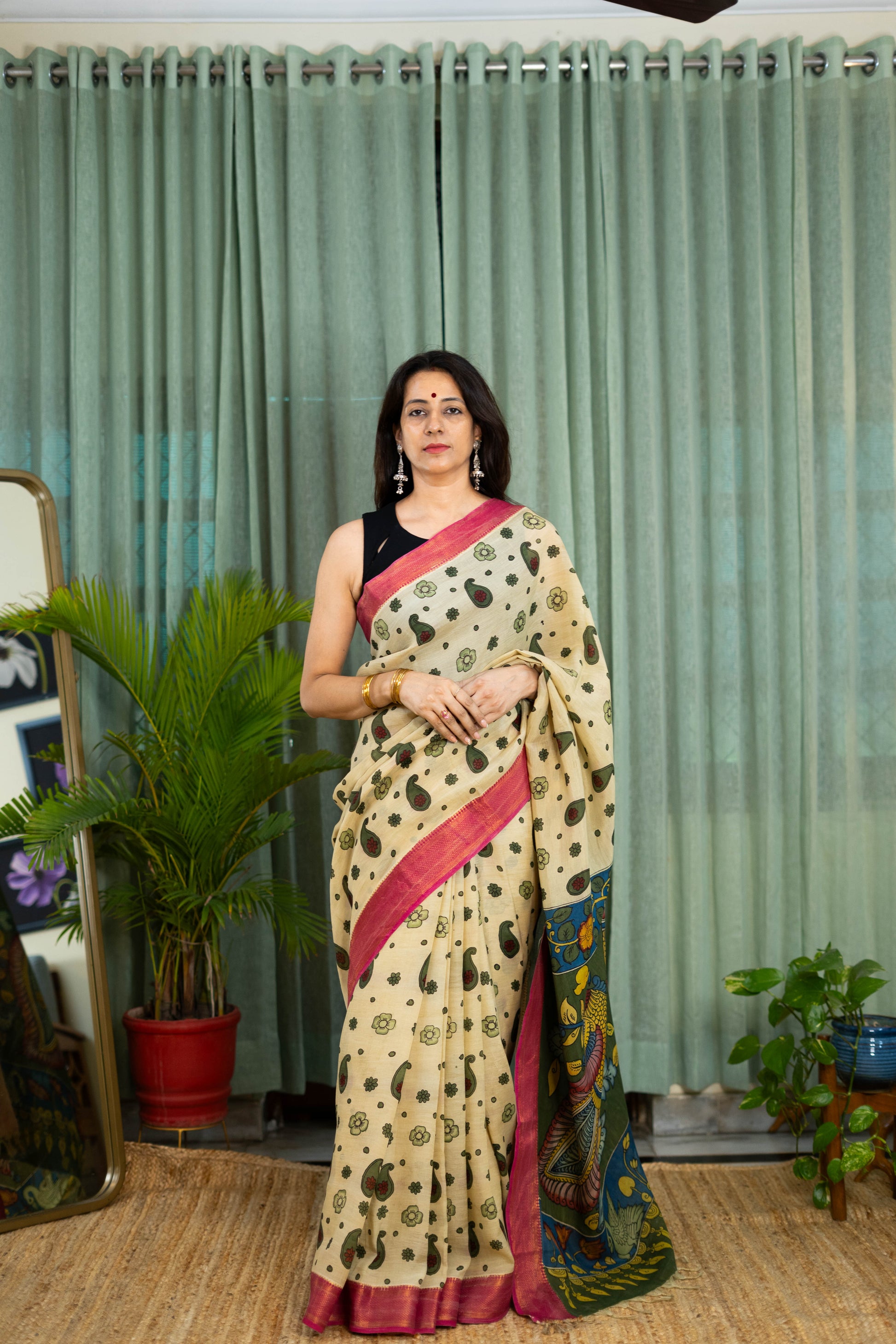 Cream Kalamkari Magalgiri Saree – Paisley Print with Artistic Pallu