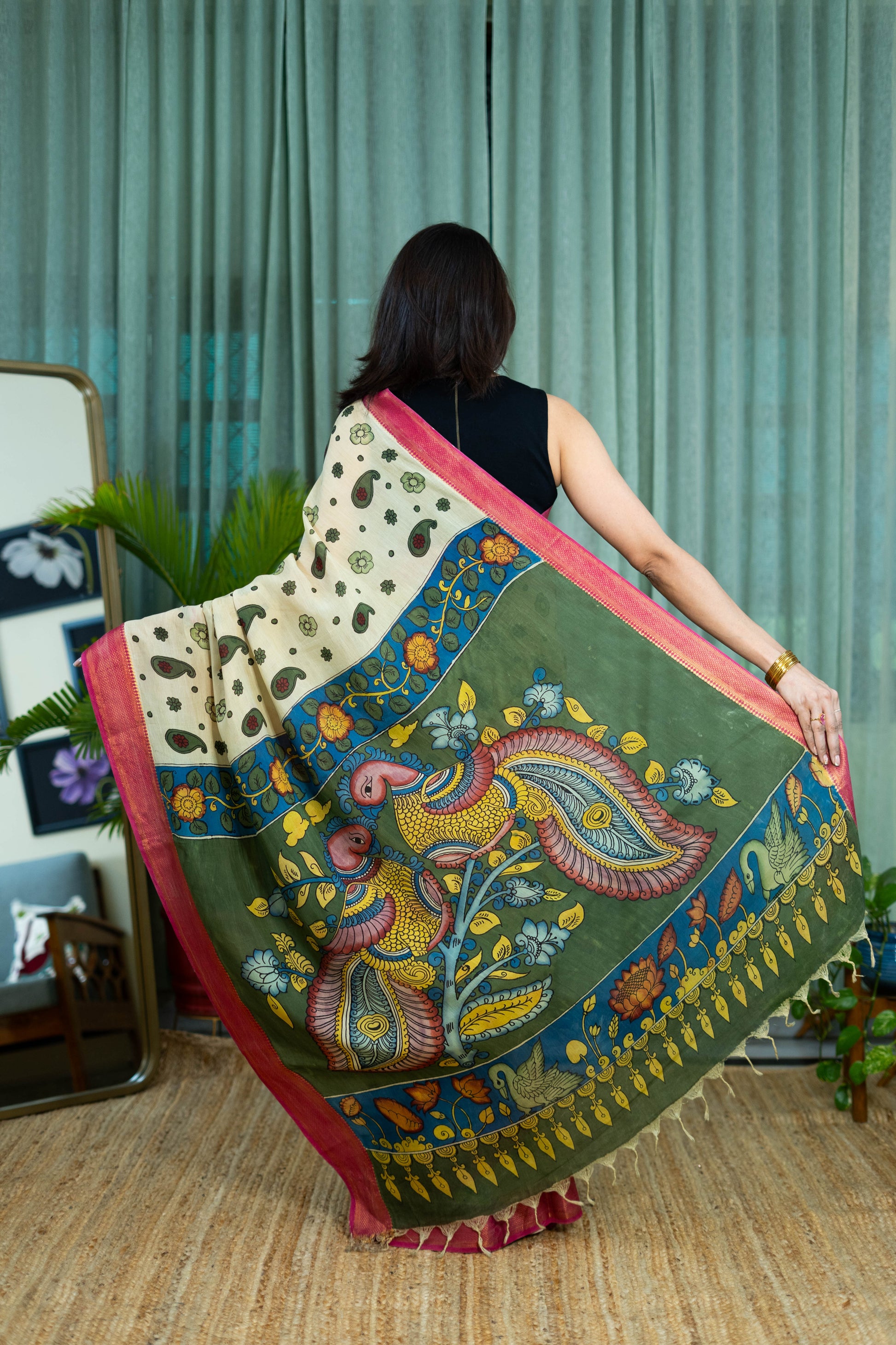 Cream Kalamkari Magalgiri Saree – Paisley Print with Artistic Pallu