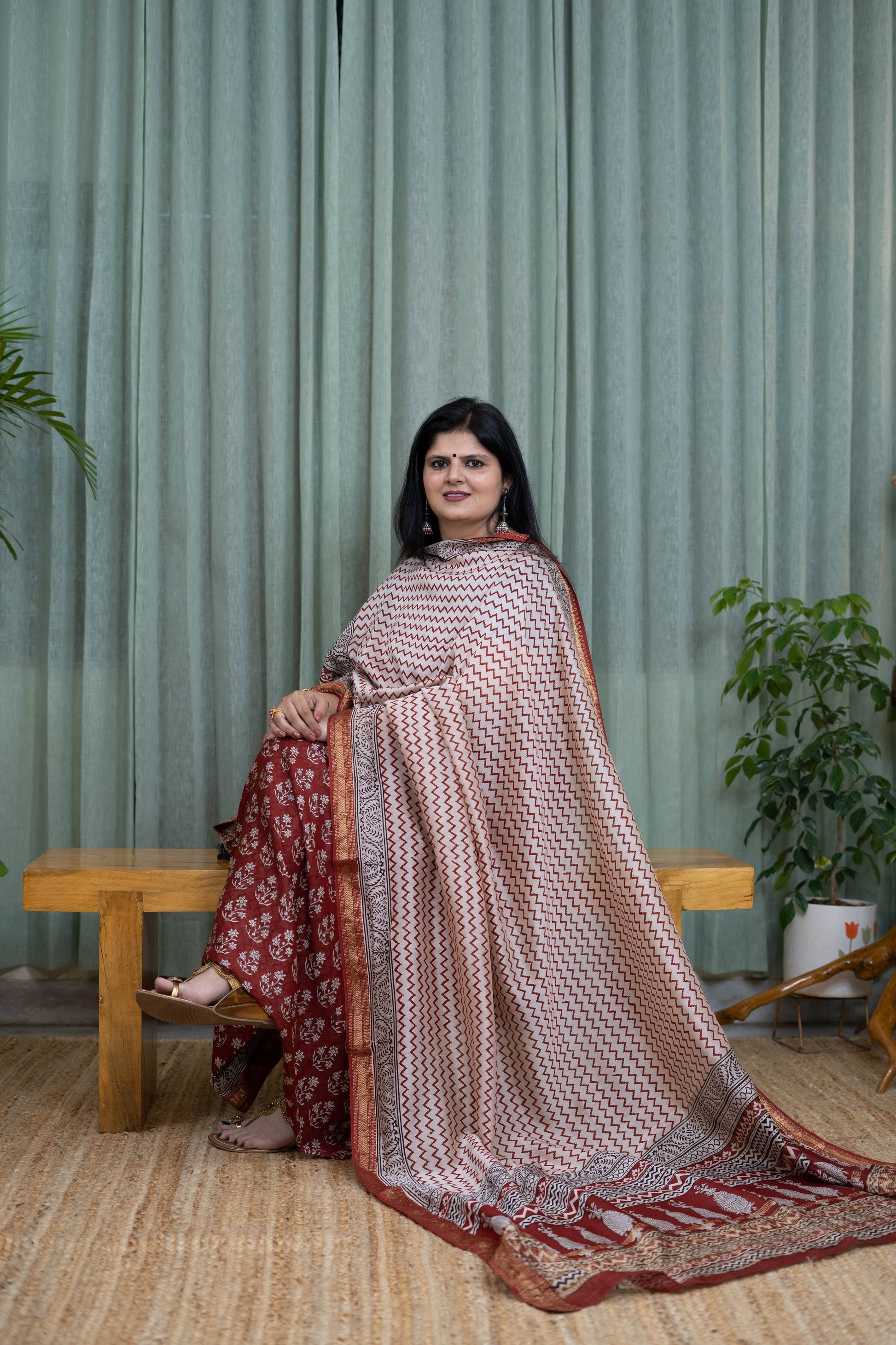 Handblock Bagh Maheshwari Silk Suit Set – Beige Zigzag Kurta with Maroon Floral Bottom