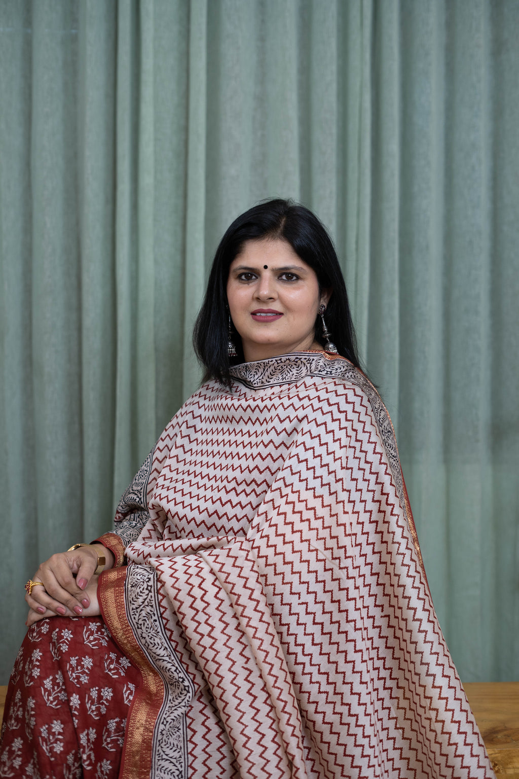 Handblock Bagh Maheshwari Silk Suit Set – Beige Zigzag Kurta with Maroon Floral Bottom